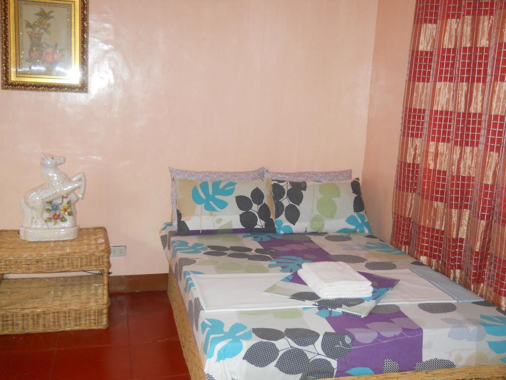 Hotel Lagrosa Backpackers à Coron Chambre photo