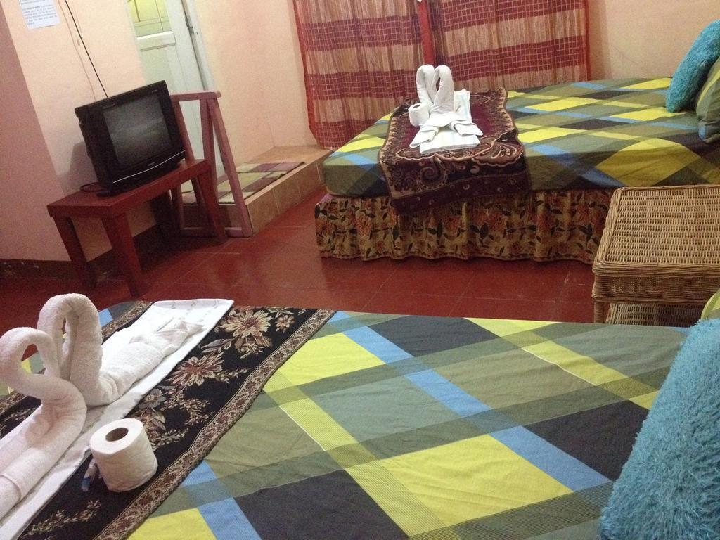 Hotel Lagrosa Backpackers à Coron Extérieur photo