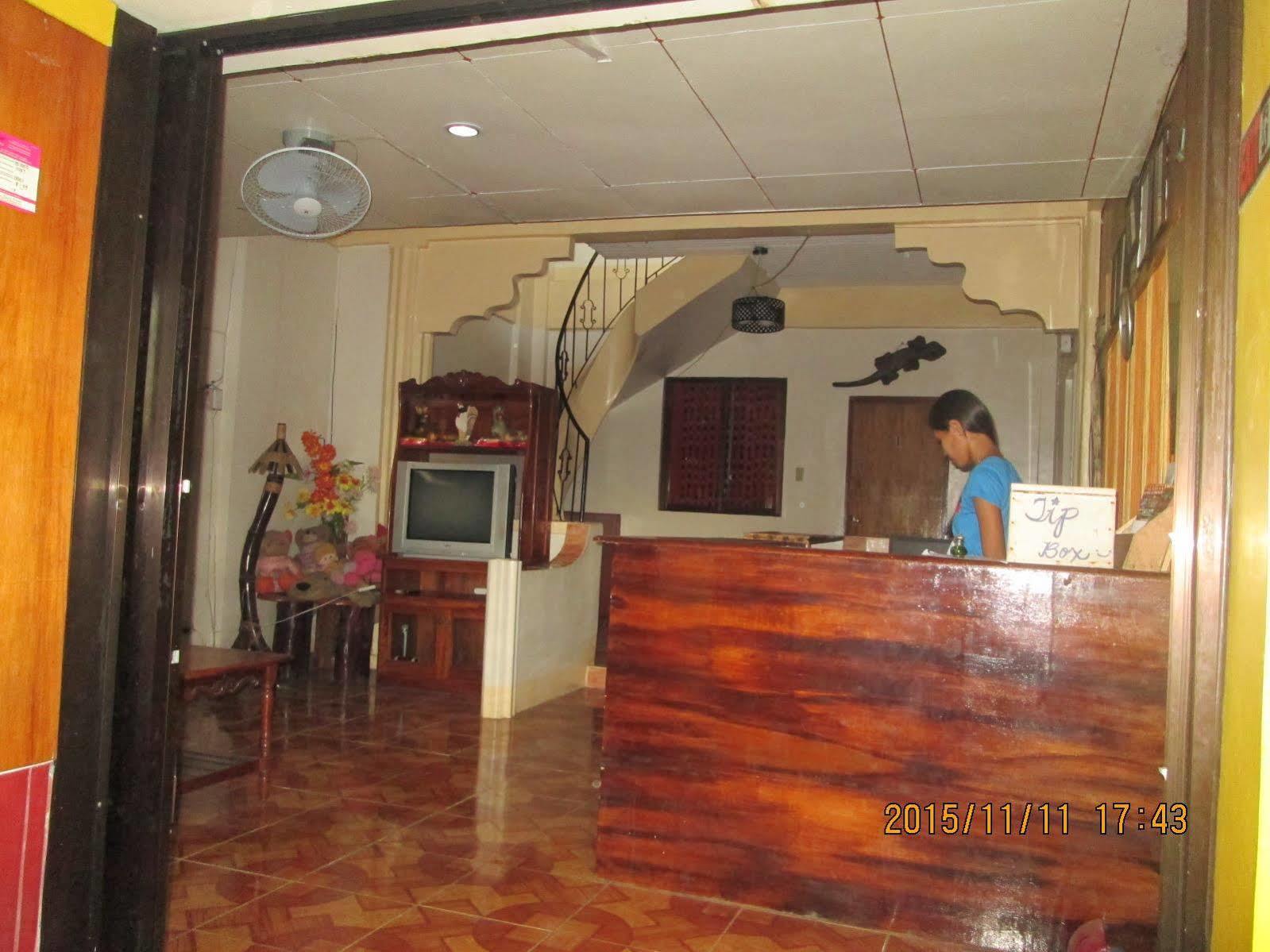 Hotel Lagrosa Backpackers à Coron Extérieur photo