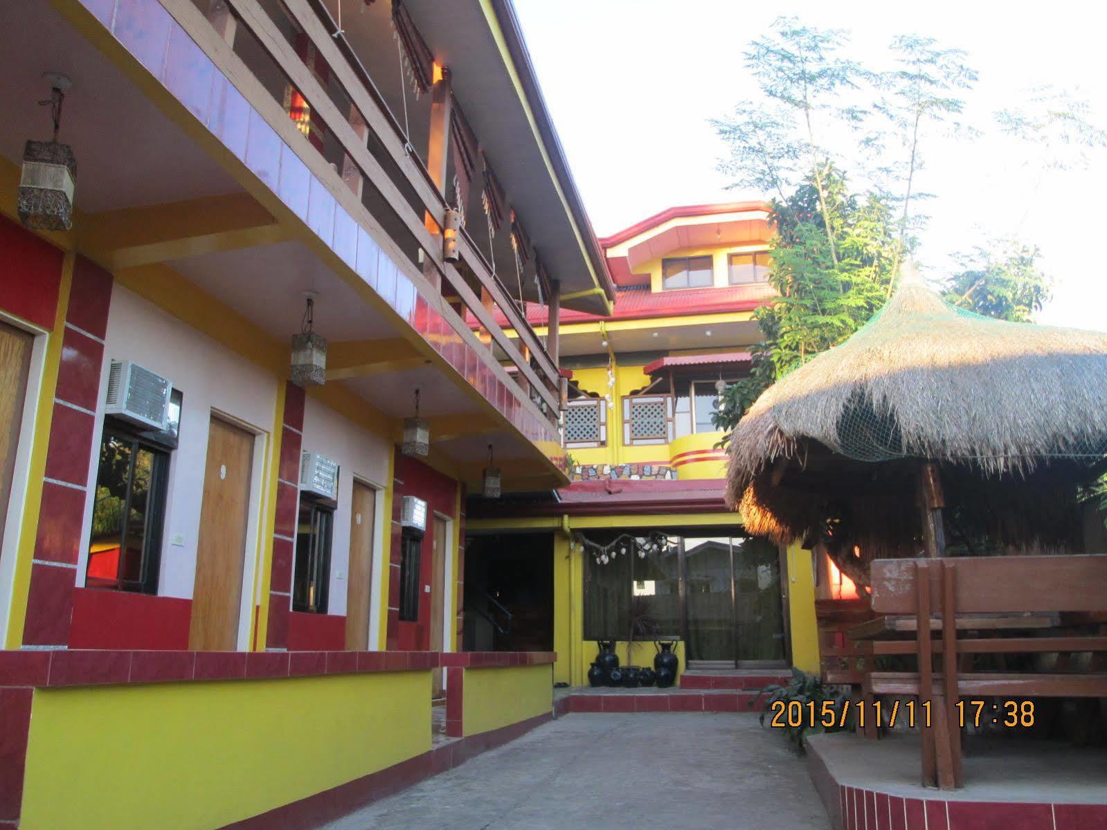 Hotel Lagrosa Backpackers à Coron Extérieur photo