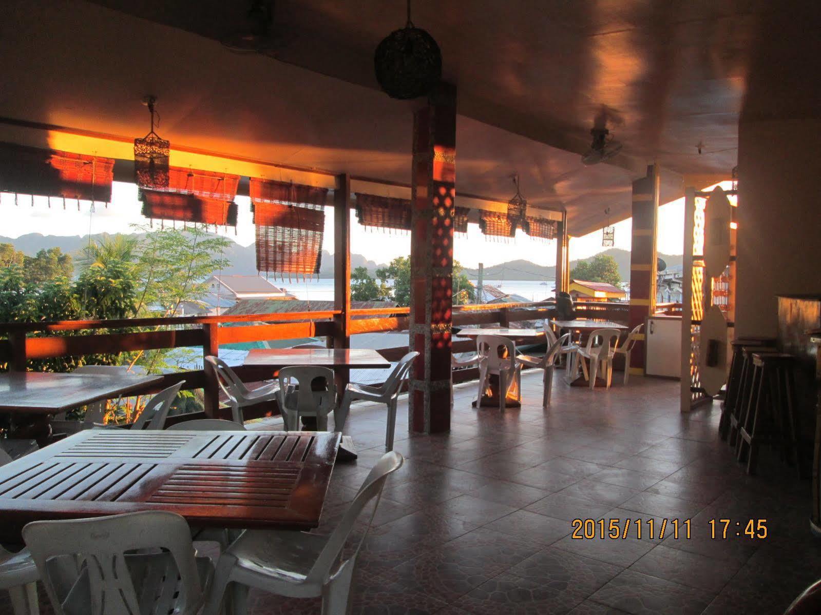 Hotel Lagrosa Backpackers à Coron Extérieur photo